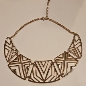 Elegant Gold Geometric Necklace
